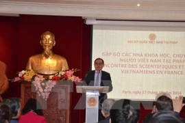 Encuentro de científicos de Vietnam residentes en Francia