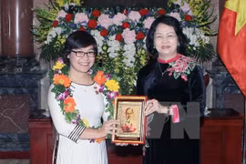 Vicepresidenta de Vietnam aprecia logros de científicos jóvenes