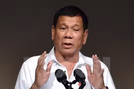 Rodrigo Duterte sostiene diálogo telefónico con Donald Trump 