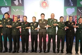 Vietnam asiste a reunión de comandantes del ejército de ASEAN en Filipinas