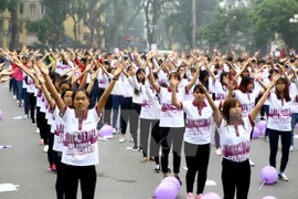 Se esfuerza Vietnam por reducir brecha de desarrollo entre mujeres y hombres 
