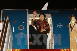 Exitosos viajes a India y EAU de líder parlamentaria vietnamita 