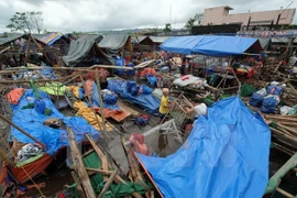 Al menos tres muertos en Filipinas tras paso de tifón Nock-Ten 