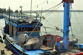 Rescatan a pescador filipino accidentado en el mar de Vietnam