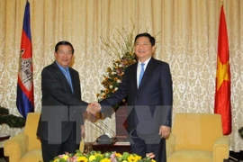 Amplias actividades del premier camboyano en Vietnam