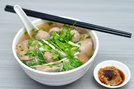 Plato vietnamita elegido por revista australiana como mejor manjar callejero de Asia 