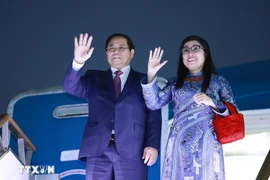 El primer ministro de Vietnam, Pham Minh Chinh, y su esposa concluyen con éxito su visita oficial a Corea del Sur. (Fuente: VNA)