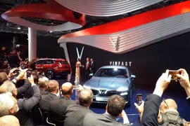 [Video] Vinfast presenta sus primeros automóviles en Paris Motor Show