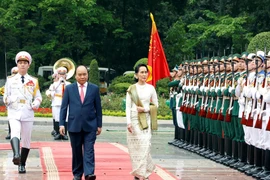 [Fotos] Consejera del Estado de Myanmar visita Vietnam