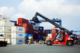 Vietnam registra superávit comercial de más de cuatro mil millones de dólares 