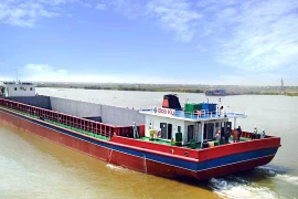 Rebajan más de 10 veces tarifas de transporte fluvial entre Vietnam y Camboya
