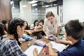Profesores extranjeros de inglés en Vietnam requerirán aprobar programa de capacitación