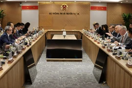 Invita Vietnam a Estados Unidos a apoyar a empresas de tecnología digital 