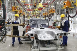 Partido Comunista de Vietnam dirige al país superando dificultades