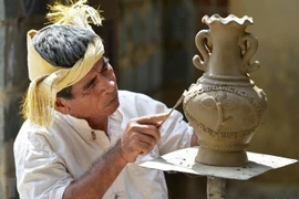 Arte alfarero del pueblo Cham reconocido oficialmente por la UNESCO