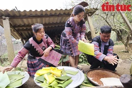 Banh day, plato indispensable de los Mong en el Tet