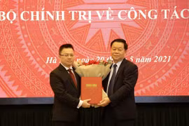 Le Quoc Minh asume el cargo de editor jefe del periódico Nhan Dan