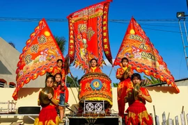 Los bailarines del dragón amplían sus ambiciones en Vietnam