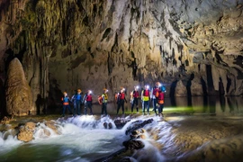 Descubren cueva de Tu Lan en provincia de Quang Binh