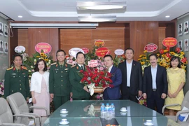 VNA felicita a varias unidades de salud en Hanoi por Día del Médico de Vietnam