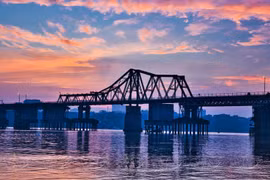 Hermosas imágenes de Long Bien, puente del siglo