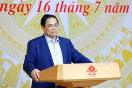El primer ministro de Vietnam, Pham Minh Chinh, preside la reunión. (Foto: VNA)