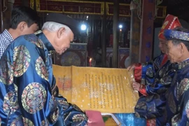 Preservan y promueven el valor patrimonial de antigua escritura vietnamita Han Nom