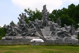 Amplias actividades en Vietnam para honrar a inválidos y mártires de guerra