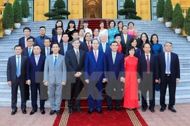 Presidente vietnamita se reúne con patrocinadores del APEC