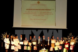 Honran a estudiantes vietnamitas destacados en República Checa