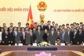 Presidenta de Asamblea Nacional de Vietnam recibe a jóvenes parlamentarios japoneses 