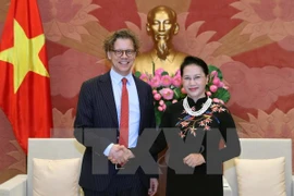 Presidenta del Parlamento de Vietnam destaca relaciones con Suecia y Hungría 