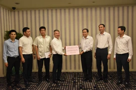 Ofrece Embajada de Vietnam en Laos apoyo a connacionales afectadas por inundaciones 