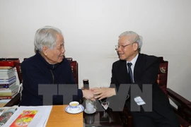 Líder partidista de Vietnam rinde tributo a sus predecesores 
