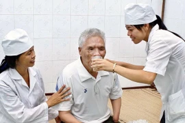 Vietnam lanza programa de apoyo a familias de mártires 