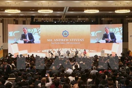  Delegados participantes en eventos del APEC destacan papel de Vietnam