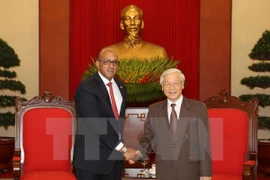 Embajador de Cuba en Vietnam honrado por aportes al fomento de nexos binacionales