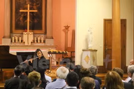 Efectúan en París concierto benéfico a favor de alumnos vietnamitas con situación difícil