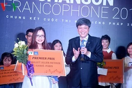 Entregan en Vietnam premios de concurso de canto en francés 