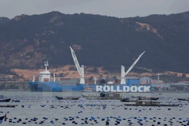 Arriba al puerto Cam Ranh submarino Kilo HQ-186 Ba Ria-Vung Tau