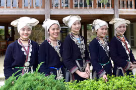 Celebran en Tuyen Quang Festival de la cultura étnica Dao 
