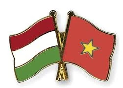 Fomentan cooperación partidos gobernantes de Vietnam y Hungría 