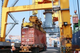 Vietnam fomenta control de contenedores en puertos