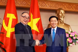 Vietnam busca medidas para el desarrollo económico nacional y regional