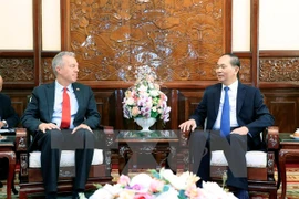 Presidente de Vietnam destaca contribuciones del embajador estadounidense