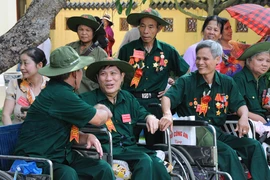 Continúan en Vietnam acciones de gratitud a personas con méritos revolucionarios