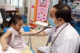 Programa de caridad salva a 400 niños con cardiopatías en provincia vietnamita