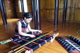 Brocado de minoría Ta Oi reconocido patrimonio inmaterial de Vietnam