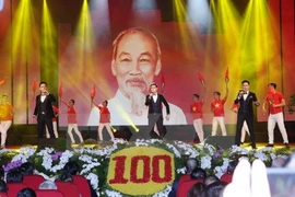 Celebran en Vietnam programa cultural en saludo al centenario de Revolución de Octubre rusa