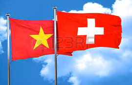 Productores agrícolas de Vietnam adquieren experiencias de Suiza